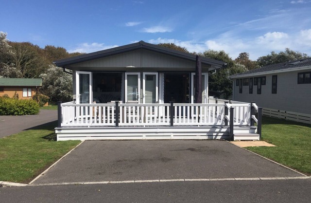 Luxury 3 Bedroom Lodge - Pet Friendly