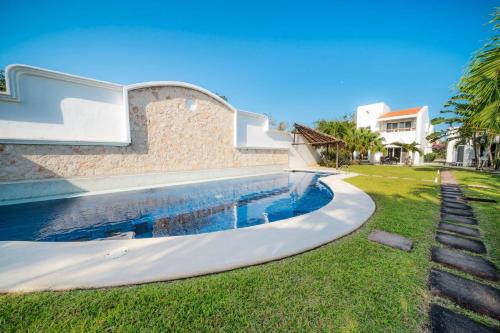 Luxury 3 Bedroom Villa with Pool - At Playacar II - Mayamar G9