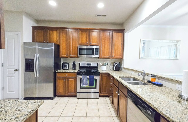Luxury 3BR - 2 King and 1 Queen
