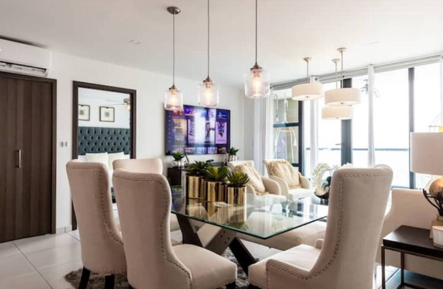 Luxury 3BR Penthouse in Astria