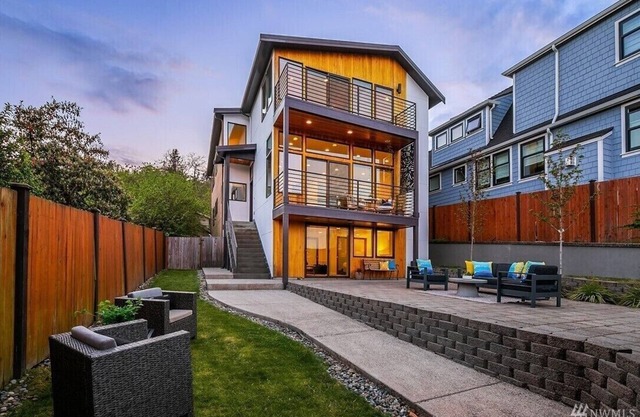 Luxury 4000 sqft house, amazing views and location