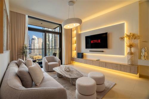 Luxury 4BR in Heart of Dubai with Burj View