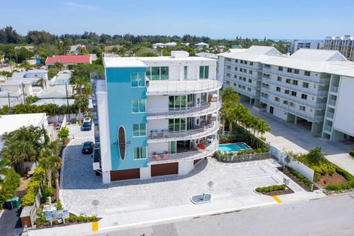 Luxury 4BR Siesta Key villa - Walk to the beach