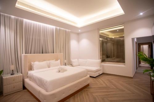 Luxury 5 Bedroom Villa Nad Al Sheba