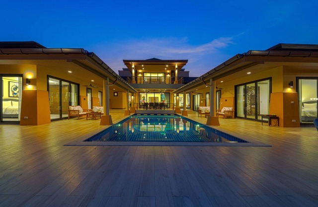 Luxury 5 Bedroom Villa nr to Beach - SRS
