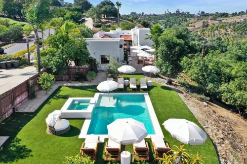 Luxury 5 bedroom Wine Retreat Fallbrook Villa sleeps 12