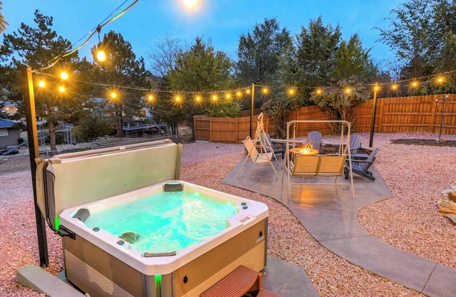Luxury 5BD CO Retreat,Hot Tub,Fire Table,Mtn Views