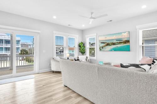 Luxury 5BR- Heated Pool FREE for Sept-Oct