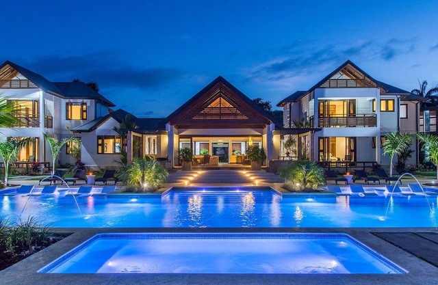 Luxury 7 Bed Beach Villa in Ocho Rios
