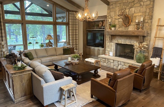 Luxury 7 Br, 7.5 Ba Home. Great for Retreats and Family Gatherings!