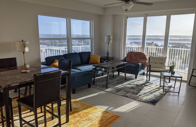 Luxury 7th Floor 3/2 Oceanfront with Gorgeous Sunrise and Sunset Views