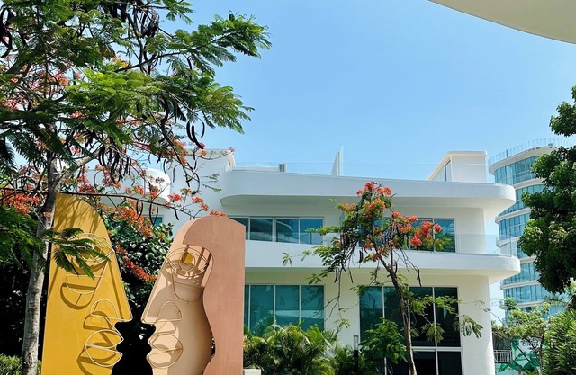 Luxury and Comfort by the beach