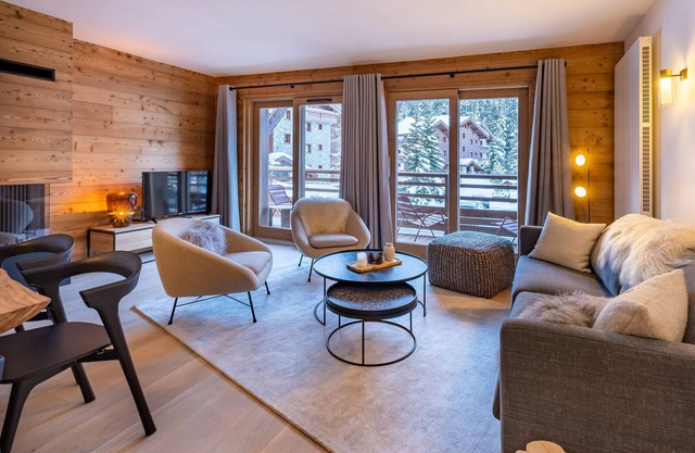 Luxury Apartment in Méribel-Mottaret: 85m², 6 Guests, Balcony, Garden, Garage, Hotel Services