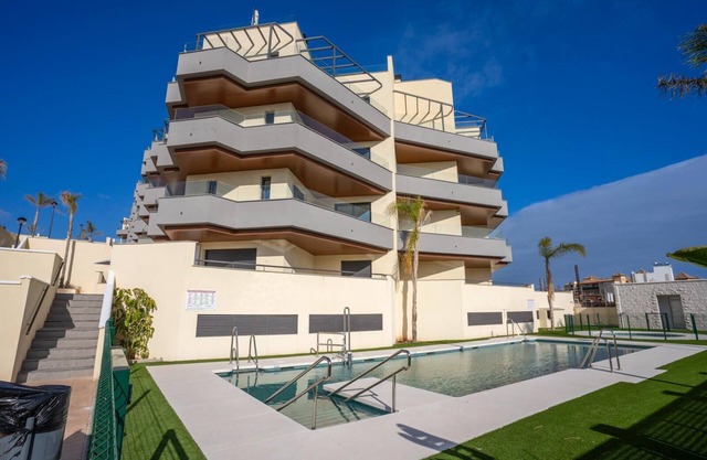 Luxury apartment Marinsa Beach near sandy beach communal pool