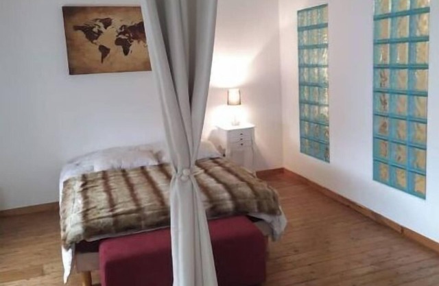 Luxury apartment on seafront castle