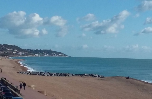 Luxury apartment on seafront in Hythe