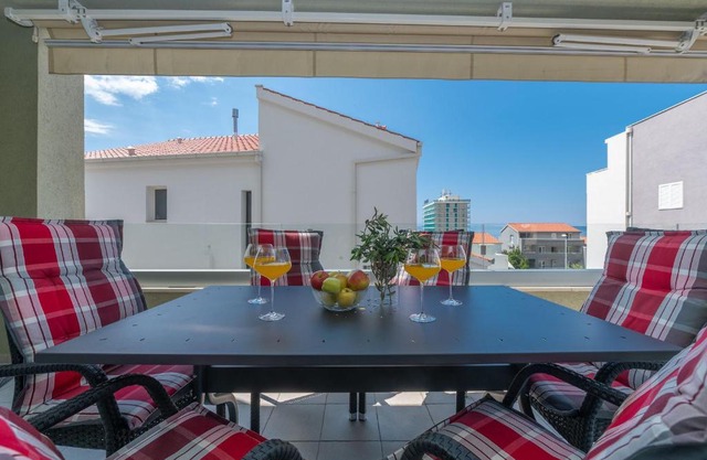 Luxury Apartment Purple Summer Sea view