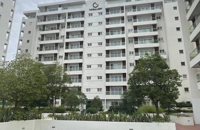 Luxury Apartment with Pool @ The Gallery
