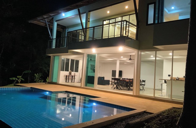 Luxury Beach front Villa in Rawai Absolute calm