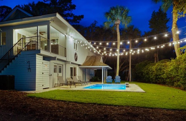 Luxury Beach House - 2min Walk to Beach - Private Pool - Group & Dog Friendly