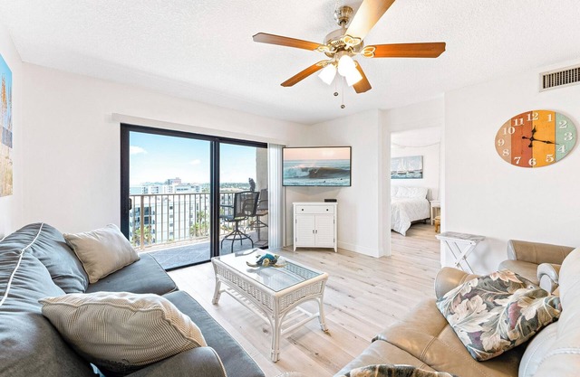 Luxury Beach Stay | Open-Concept Condo w/Ocean Views & Pool