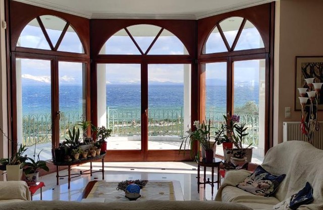 Luxury beachfront appartment in Attika