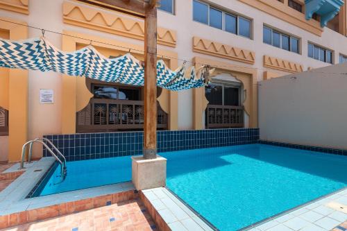 Luxury Beachfront Villa with Private Pool on Palm Jumeirah near Atlantis