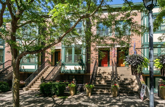 Luxury Brownstone in Orenco