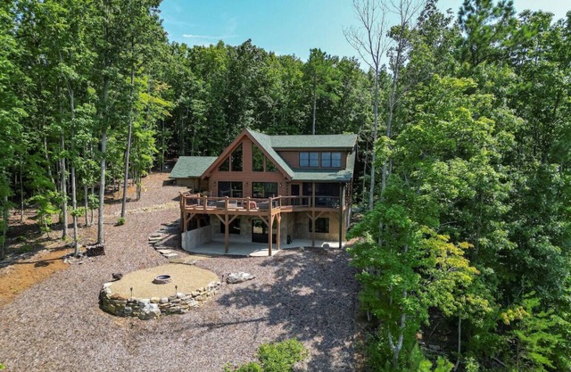 Luxury Cabin-Big Views Hot Tub Fire Pit