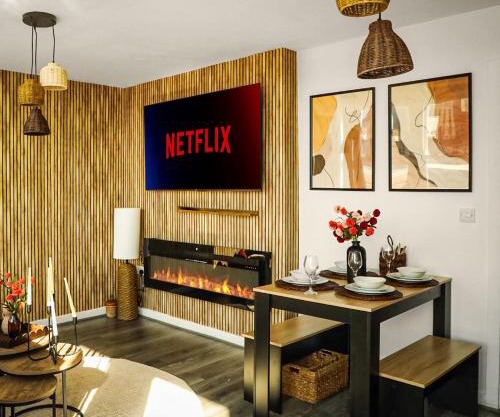 Luxury City Apartment Work & Leisure
