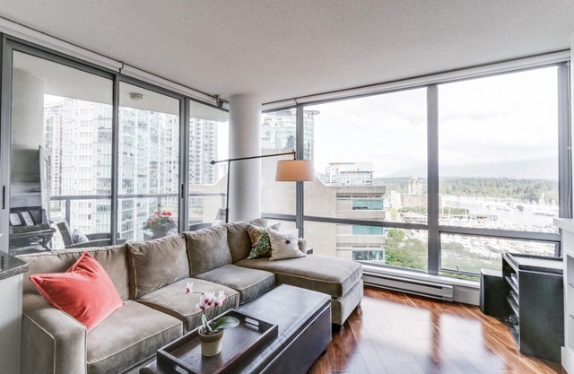 Luxury Coal Harbour 2 bed 2 bath w/Stunning Views