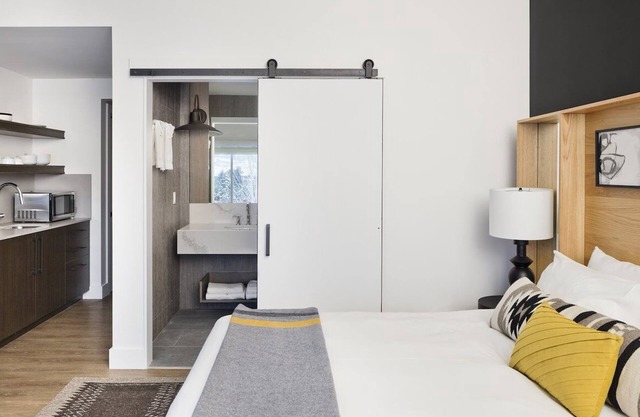 Luxury Comfort at Gravity Haus Jackson Hole! King + Sofa, 3 Units