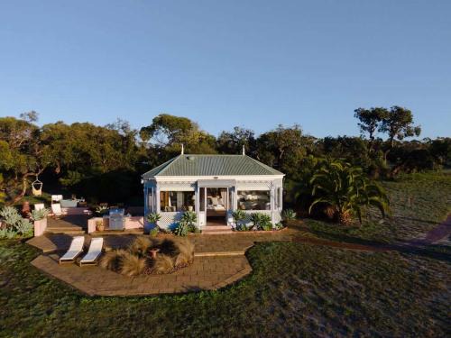 Luxury Couples Hideaway by the Sea