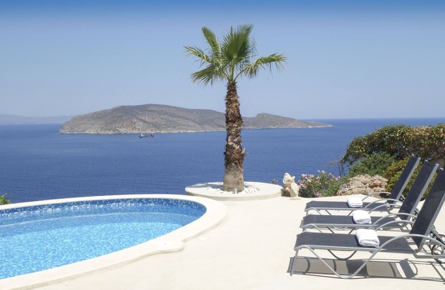 Luxury Cycladian Style Villa with amazing Sea View