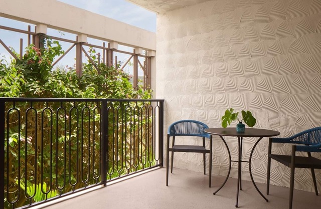 Luxury Eden in Miami: Dive into Rooftop Pool & Enjoy Spa Services | 4 Units