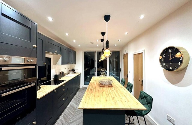 Luxury Entire House In Greenwich