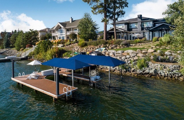 Luxury Estate Waterfront Home | 5 Bed, 4 Bath