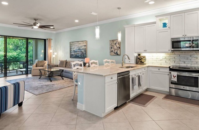 Luxury Furnished Private Home in North Naples 3/2