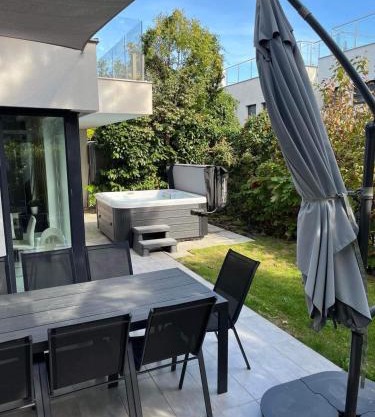 Luxury Garden House II In The Center