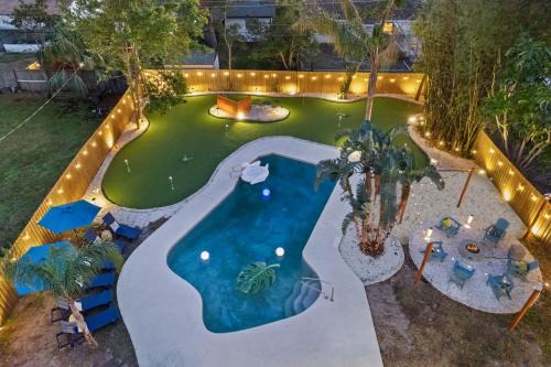 Luxury Getaway - Sleeps 12 Pool HTD Beach Closeby