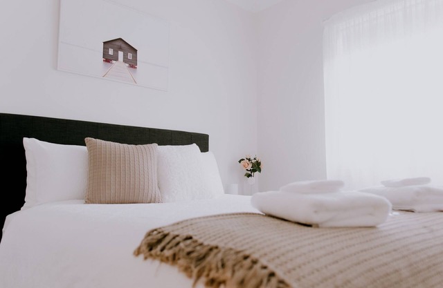 Luxury Guesthouse , 2 Bedroom 2 Bathroom , Perfect Location