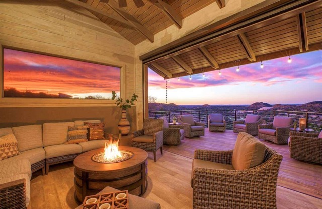 Luxury Hill Country Villa w/Pool-Hot-tub-Views