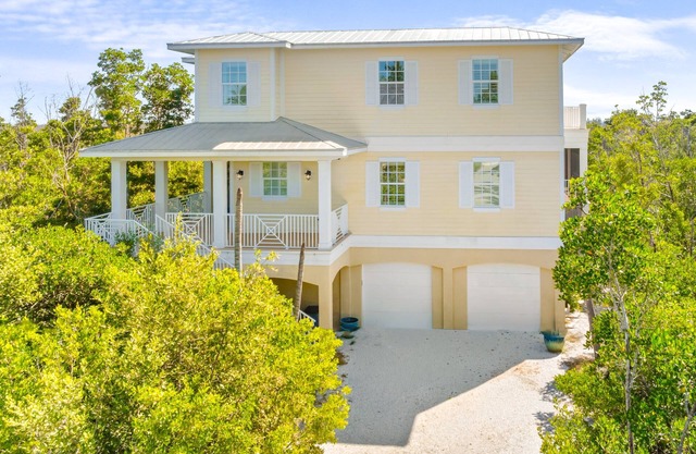 Luxury Home- Coastal Chic Retreat in South Seas – Steps from the Beach-4 Bedroom