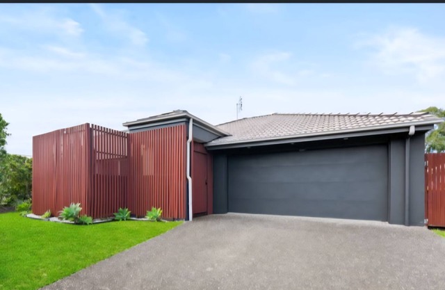 Luxury home on Golf Course with pool
