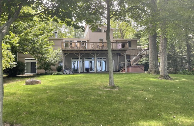 Luxury Home on Lake Michigan! Private Beach, Pool and Hot Tub
