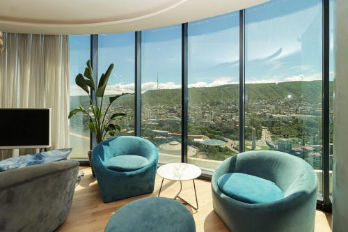 Luxury Hotel Apartment With Stunnig Views For 4 - by Wehost