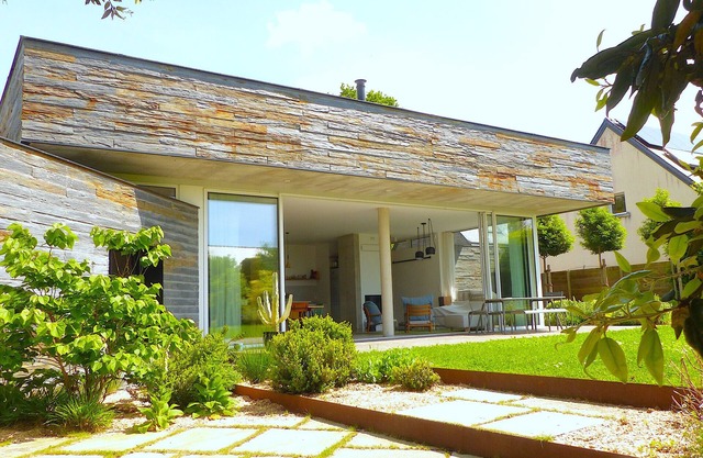Luxury house 400m from the sea