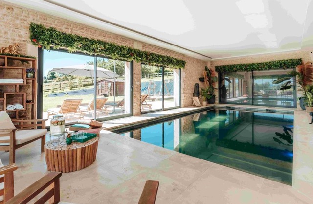 Luxury in the Country - Breathtaking Modern Farmhouse with Indoor Swimming Pool