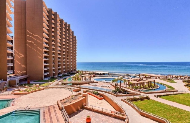 Luxury Las Palomas 2 Bedroom 2 Bathroom Beach Condo, 3rd Floor Steps From The Pools! Luxury Las Palo