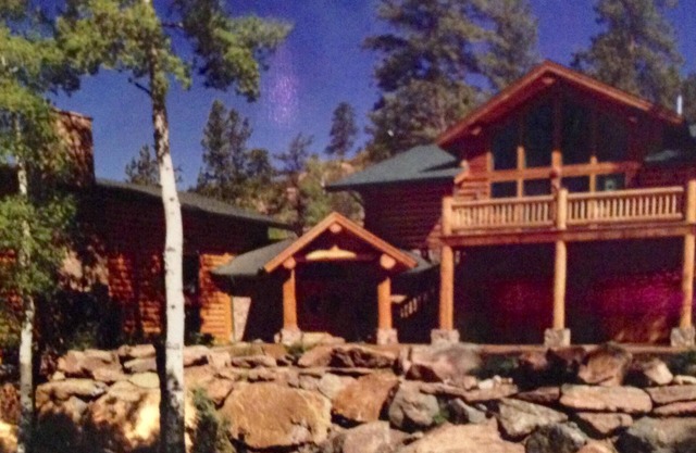 Luxury log home with style-serene mountain living at it's finest!